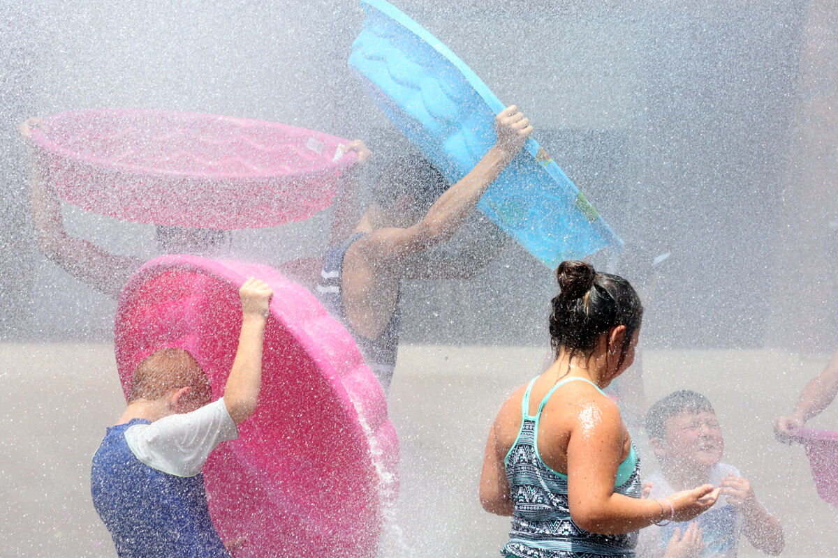 Balloon Days Water Fight (16).jpg